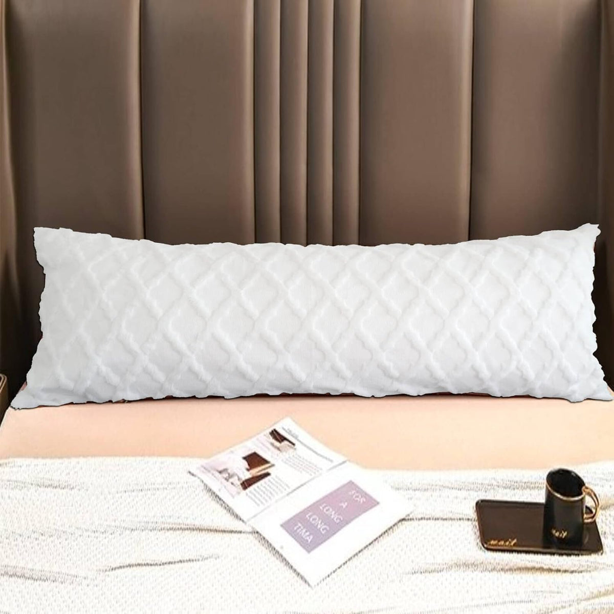 Body Pillowcase in Waffle Velvet Pattern, White Body Pillow Cover with Zipper 21 * 54 1 Piece, Suitable for Sofa, Bedroom Decoration,Without Pillow core(Milky White)