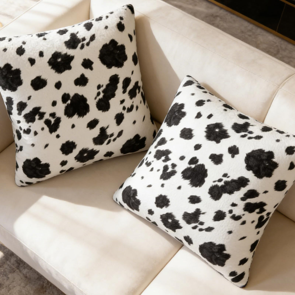 Pack of 2 Decorative Black White Throw Pillow Covers Checkerboard Luxury Super Soft Velvet Set Case Cushion for Couch Sofa Bedroom 20x20-Inch