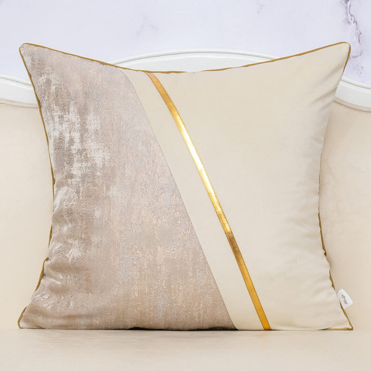 Alerfa 18 x 18 Inch Black Beige Gold Leather Patchwork Velvet & Polyester Cushion Case Luxury Modern Square Throw Pillow Cover Decorative Pillow for Couch Sofa Living Room Bedroom Car 45 x 45cm